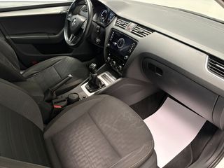 Skoda Octavia 2019 1.6TDI (από 165€/μήνα)-thumb-24