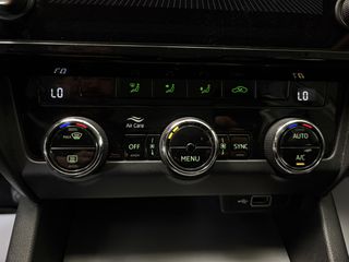 Skoda Octavia 2019 1.6TDI (από 165€/μήνα)-thumb-32