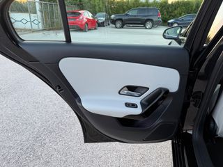 Mercedes-Benz A 180 2018 1.5 Diesel ΑΥΤΟΜΑΤΟ (Μεγάλες Οθόνες - Ανοικτόχρωμο Σαλόνι)-thumb-63