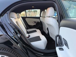 Mercedes-Benz A 180 2018 1.5 Diesel ΑΥΤΟΜΑΤΟ (Μεγάλες Οθόνες - Ανοικτόχρωμο Σαλόνι)-thumb-65