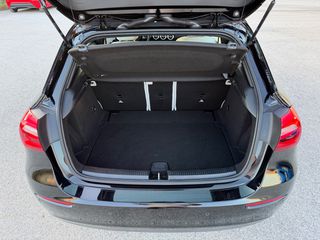 Mercedes-Benz A 180 2018 1.5 Diesel ΑΥΤΟΜΑΤΟ (Μεγάλες Οθόνες - Ανοικτόχρωμο Σαλόνι)-thumb-73