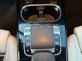 Mercedes-Benz A 180 2018 1.5 Diesel ΑΥΤΟΜΑΤΟ (Μεγάλες Οθόνες - Ανοικτόχρωμο Σαλόνι)-thumb-51