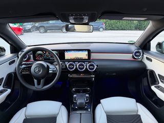 Mercedes-Benz A 180 2018 1.5 Diesel ΑΥΤΟΜΑΤΟ (Μεγάλες Οθόνες - Ανοικτόχρωμο Σαλόνι)-thumb-10