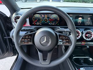 Mercedes-Benz A 180 2018 1.5 Diesel ΑΥΤΟΜΑΤΟ (Μεγάλες Οθόνες - Ανοικτόχρωμο Σαλόνι)-thumb-21