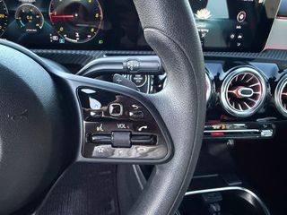 Mercedes-Benz A 180 2018 1.5 Diesel ΑΥΤΟΜΑΤΟ (Μεγάλες Οθόνες - Ανοικτόχρωμο Σαλόνι)-thumb-23