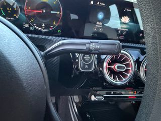 Mercedes-Benz A 180 2018 1.5 Diesel ΑΥΤΟΜΑΤΟ (Μεγάλες Οθόνες - Ανοικτόχρωμο Σαλόνι)-thumb-25