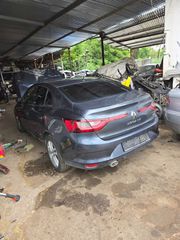 Renault Megane 2017-thumb-3