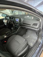 Renault Megane 2017-thumb-7