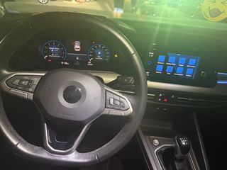 Volkswagen Golf 2022-thumb-9
