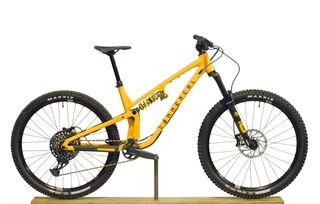 Downhill - Enduro - Trail Commencal 2025 COMMENCAL META V5 OHLINS EDITION YELLOW - Large