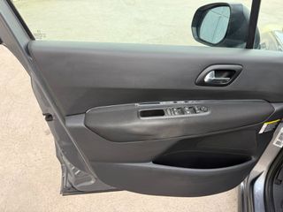 Peugeot 3008 2011 CROSS OVER 1.6 HDi 115hp-thumb-27