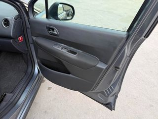 Peugeot 3008 2011 CROSS OVER 1.6 HDi 115hp-thumb-32