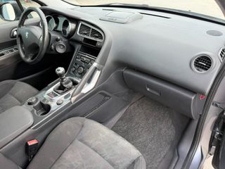 Peugeot 3008 2011 CROSS OVER 1.6 HDi 115hp-thumb-38