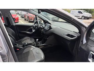 Peugeot 2008 2016 1.2 PURETECH 110 ALLURE-thumb-11