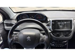 Peugeot 2008 2016 1.2 PURETECH 110 ALLURE-thumb-8