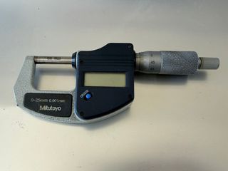 Ψηφιακό Μικρόμετρο Ακριβείας Mitutoyo 0-25mm (Ανάλυση 0.001mm) – Made in Japan