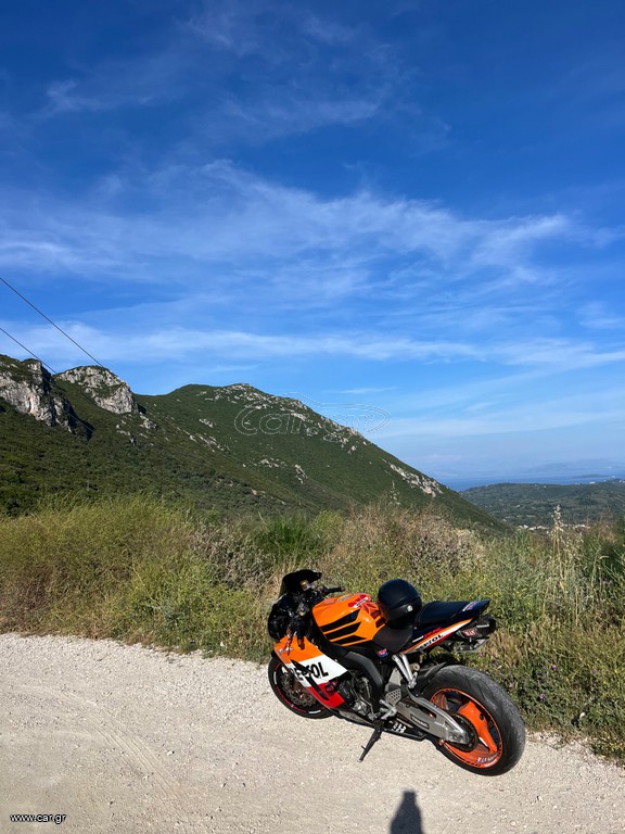 Honda CBR 1000RR 2006 REPSOL