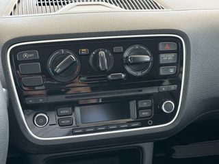 Volkswagen Up 2015-thumb-23