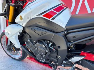 Yamaha FZ8 2012 50th Anniversary-thumb-6