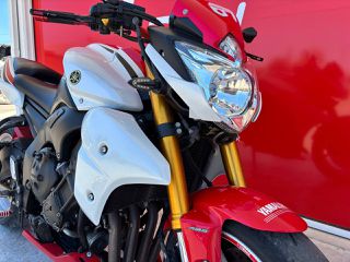 Yamaha FZ8 2012 50th Anniversary-thumb-7