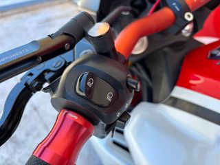 Yamaha FZ8 2012 50th Anniversary-thumb-21