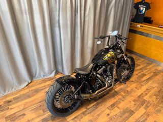 Harley Davidson Softail 2011 Black line-thumb-5