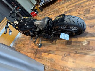 Harley Davidson Softail 2011 Black line-thumb-6