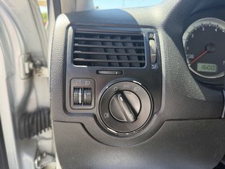 Volkswagen Bora 2002 1.4 16V-thumb-5
