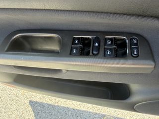 Volkswagen Bora 2002 1.4 16V-thumb-6