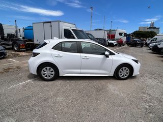 Toyota Corolla 2022 HATCHBACK-thumb-3