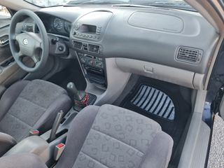 Toyota Corolla 2000-thumb-15