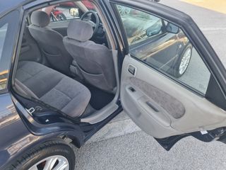 Toyota Corolla 2000-thumb-16