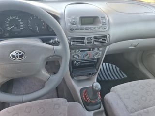 Toyota Corolla 2000-thumb-12