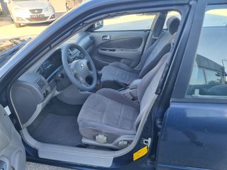 Toyota Corolla 2000-thumb-9