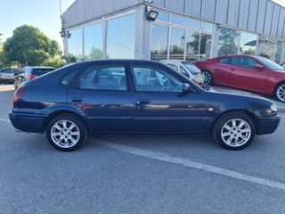 Toyota Corolla 2000-thumb-3