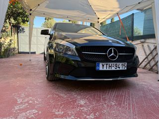 Mercedes-Benz A 180 2017 URBAN  BACKET-thumb-1