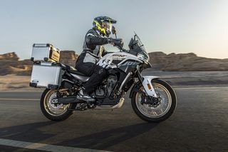 CFmoto 800MT Explore Edition 2026 ES GT ΜΕ ΤΡΙΒΑΛΙΤΣΟ-thumb-6