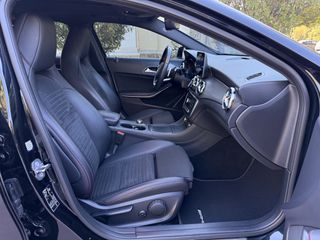 Mercedes-Benz GLA 180 2019 AMG -PANORAMA-CAMERA-OFF ROAD PACKAGE-thumb-9