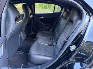 Mercedes-Benz GLA 180 2019 AMG -PANORAMA-CAMERA-OFF ROAD PACKAGE-thumb-10