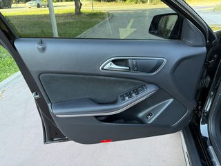 Mercedes-Benz GLA 180 2019 AMG -PANORAMA-CAMERA-OFF ROAD PACKAGE-thumb-17