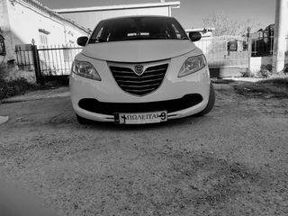 Lancia Ypsilon 2012