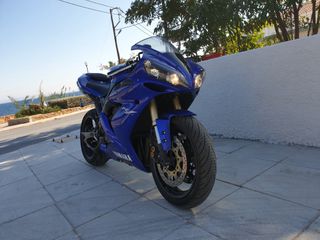 Yamaha YZF 1000 2007 R1-thumb-8