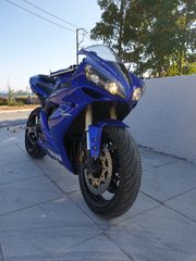 Yamaha YZF 1000 2007 R1-thumb-11
