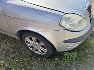 Lancia Ypsilon 2005-thumb-9