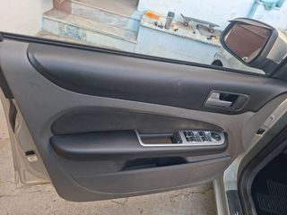 Ford Focus 2010 FOCUS 1.6-thumb-7