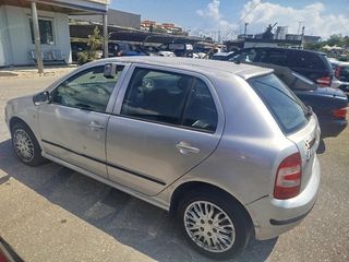 Skoda Fabia 2005-thumb-3