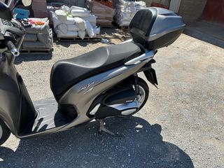 Honda SH 350i 2023-thumb-4