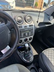 Ford Fiesta 2005-thumb-3