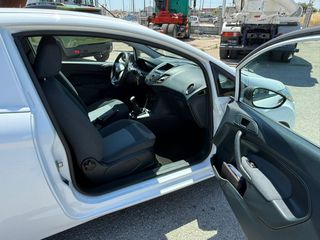 Ford Fiesta 2012-thumb-7