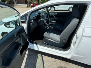 Ford Fiesta 2012-thumb-9
